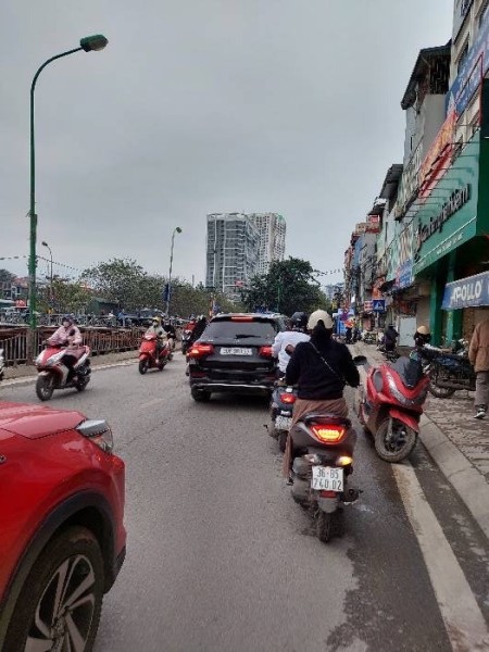 B_ÁN NHÀ_ MẶT PHỐ TRỊNH ĐÌNH CỬU_VỈA HÈ ĐÁ BÓNG_GIÁ NHỈNH 9 TỶ.