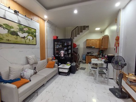 Bán nhà Ngô Quyền - Hà Đông - 33m2 - 9,5 Tỷ - Ôto đỗ cửa - Nhà vị trí đẹp