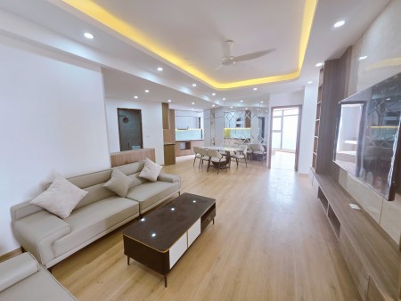 Bán Căn Hộ Tam Trinh - 120m² - 5.3 Tỷ - Ô Tô Đỗ Chân Nhà - Full Nội Thất - 3 Mặt Thoáng