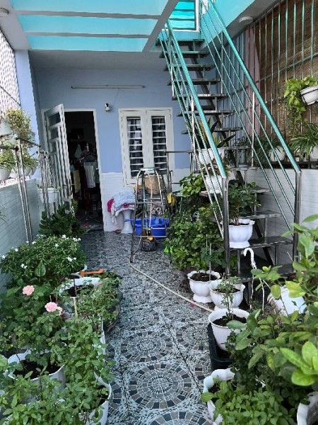 Bán nhà HXT, Lạc Long Quân, 4 tầng, 3 x 11.4, nhỉnh 8 tỷ