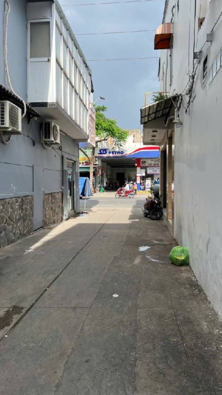 Bán nhà Lạc Long Quân, 4 tầng , 3.7 x 11.5 , hẻm 4m, nhỉnh 7 tỷ.