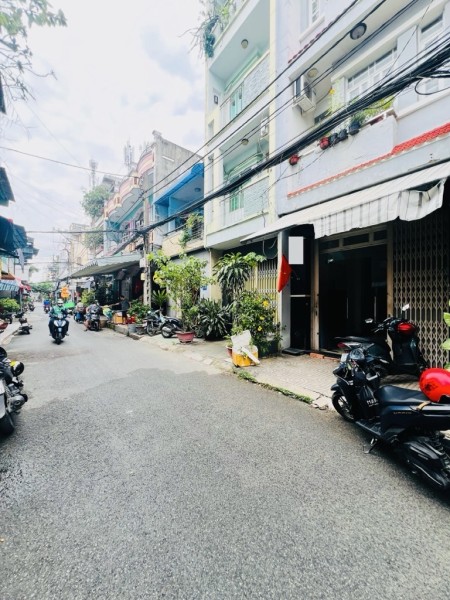 Bán nhà HXT, đường Lạc Long Quân, 57m2, 4 tầng, nhỉnh 8 tỷ.