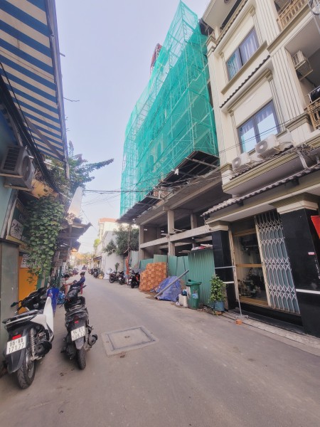 Anh Hoàng Gã Nhanh Căn Nhà 2 Tầng Quận 7 Hẻm 5m 105m2 (4x26m)
