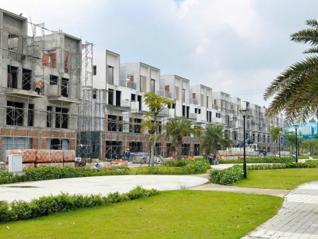 NHÀ THƯƠNG MẠI 2 MẶT TIỀN TẠI TPHCM TRẢ TRƯỚC 2TỶ 700tr NHẬN NHÀ FULL 35 TIỆN ÍCH