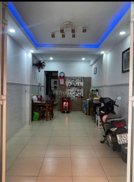 Bán nhà 1 trệt 2 lầu 1 sân thượng ngay khu trung tâm Q5