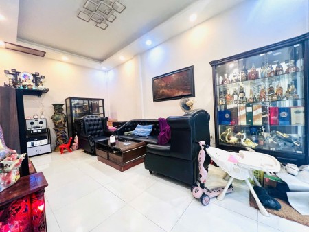 HÀNG TUYỆT CHỦNG - NHÀ MẶT HẺM Q7 sát Q4, Q1 - 2 TẦNG MỚI NGANG KHỦNG 6.5m - 5 TỶ NHỈNH