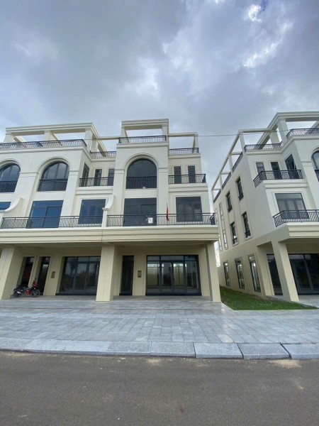 Bán shophouse kinh doanh mặt tiền đường 50m Quốc Lộ 19 nối dài Dự án Quy Nhơn iconic