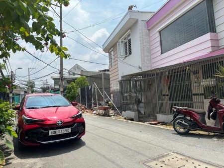 Bán nhà 5 tỷ, 88.6m2 ngay Huỳnh Tấn Phát, Phú Thuận, Quận 7, lh 0983741939