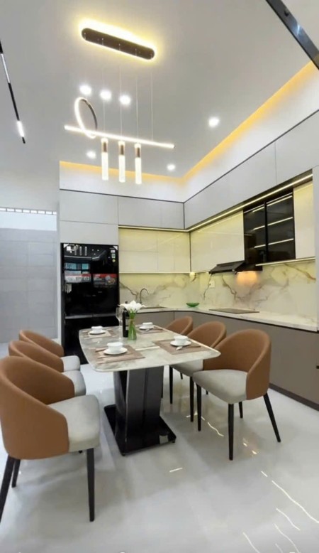 Bán nhà 1 trệt 2 lầu TT Thủ Dầu Một, giá chỉ 2.95 tỷ, hỗ trợ vay 70%