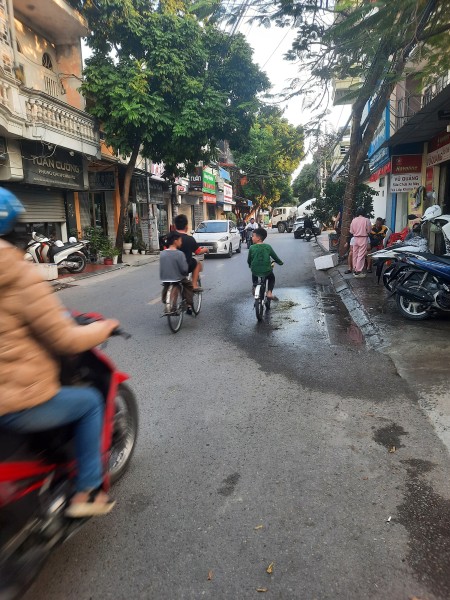 Bán nhà mặt đường NGUYỄN VĂN HỚI chỉ có 2,5 tỷ