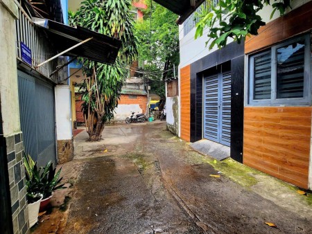 GÒ VẤP, BÁN NHÀ C4 SÁT MẶT TIỀN LÊ LAI P3 DT 8.2x18m 180m2