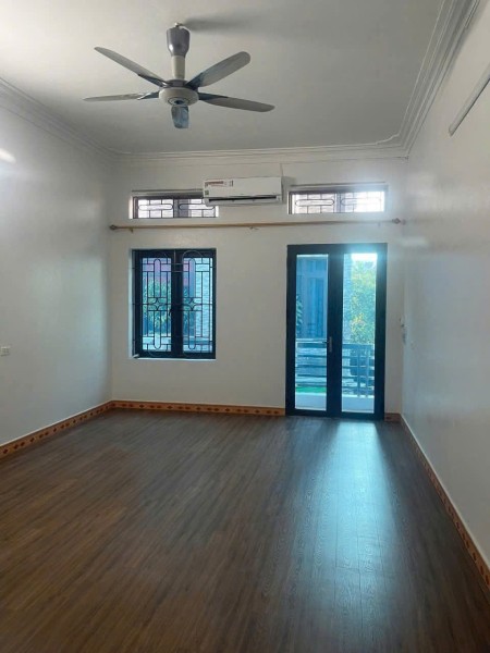 Bán Nhà 3 tầng, làn 2 đường Hồ Ngọc Lân,phường Kinh Bắc,TP Bắc Ninh