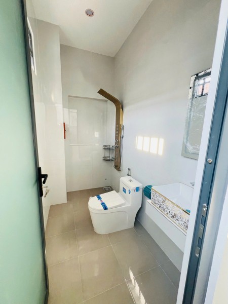 Căn góc Nguyễn Chí Thanh nhà trệt lầu có sân xe hơi giá 2,98 tỷ. Sổ hồng riêng