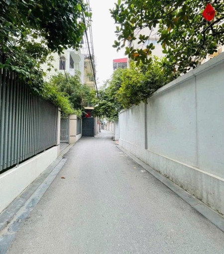 Bán nhà hiếm gần lô góc, Khối 7B tt Đông Anh, 2 mặt thoáng, vài bước chân ra phố chỉ 5 tỷ