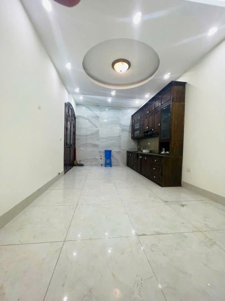 Bán Nhà Hoàng cầu, Đống Đa. DT 60m2 4T mặt tiền 4m giá 26,5tỷ. LH 0383426696thu phương