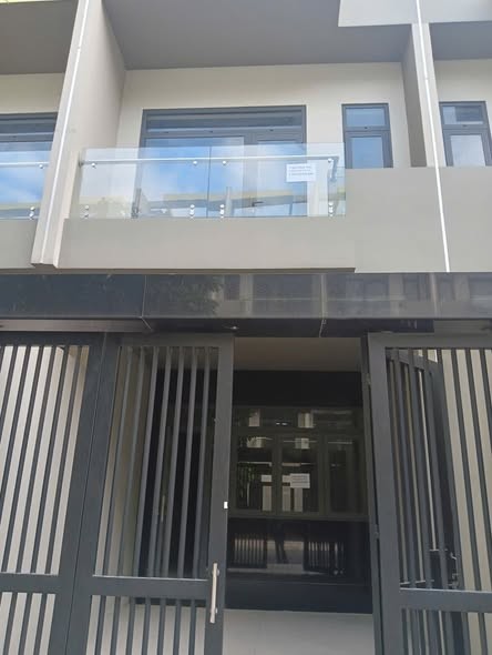 Cho Thuê Nhà Phố TM Bcons Uni Valley – 4 tầng – Giá chỉ 10 triệu/tháng