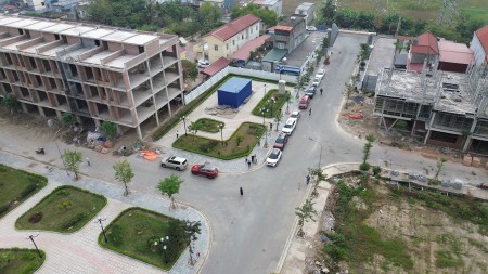 Ảnh 2 - Sóng đã khởi động tại Hồng An Happy House. Bạn chọn cưỡi…