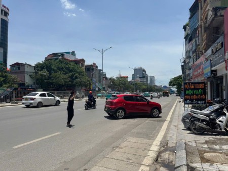 Nhà hiếm mặt đường Giải Phóng – dân xây cực chắc chắn