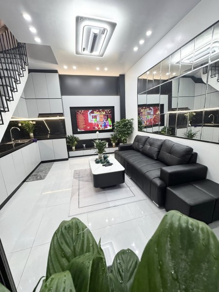 Bán nhà đẹp ví trí hiếm phố Bạch Mai 18M 5 tầng MT 4,1M sát phố Huế Bà Triệu 5.58 tỷ