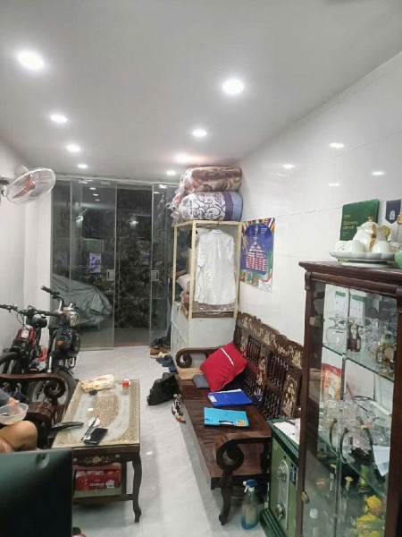 Ngõ chợ Khâm Thiên, một bước ra công viên Thống nhất, Trung tâm nhất HN