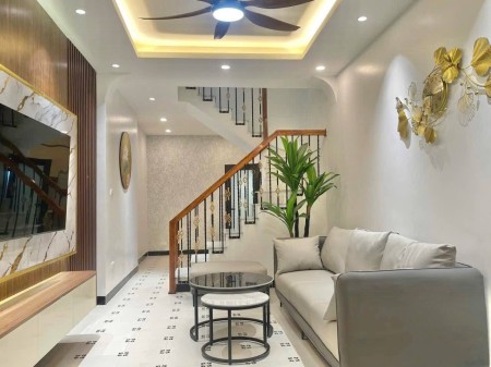 Nhà Đẹp Gần Phố Trương Định 28/30m, 4 tầng, mt 3.2m, giá 7.3 tỷ.