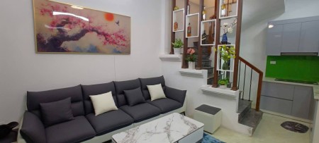 Nhà Đẹp Lô Góc Nguyễn Chính, Hoàng Mai 28m, 5 tầng, mt 3.5m, giá 5.8 tỷ.