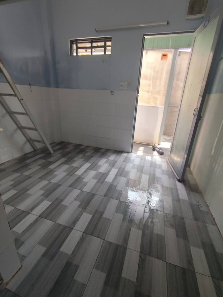 Phòng trọ 3tr/tháng có ban công, máy lạnh tại 23/11 đường 160, Lã Xuân Oai, Q9