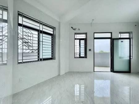 Phòng 378 Tân Hương gần Aeon, ban công, giá 3.79 triệu