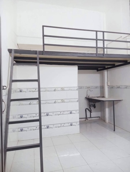 Phòng mới cho thuê có máy lạnh, giá 2.5 triệu, gần Karaoke Ga Lăng