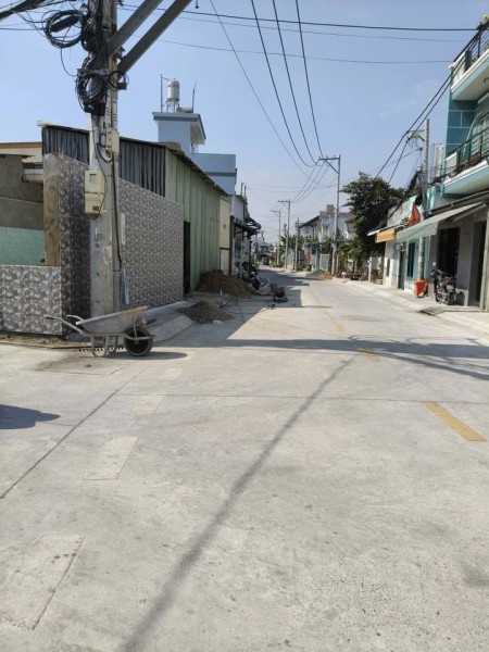 Nhà 4x10m mới xây, có gác, Bà Điểm, gần Chợ Đầu Mối - 4.2 triệu