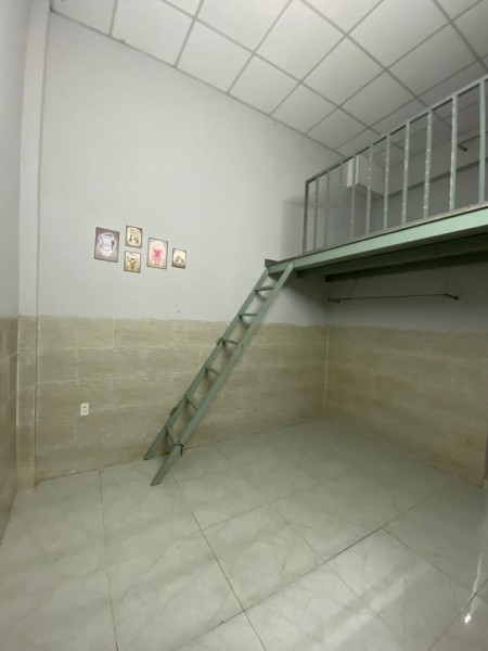 Cho thuê phòng có ban công, máy lạnh tại Bà Điểm, Quận 12