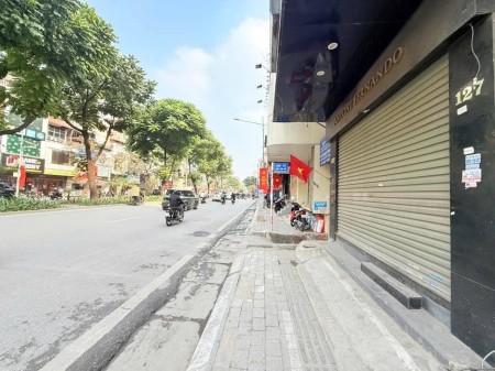 Chính chủ bán nhà mặt phố Kim Mã 13.8 tỷ - lô góc, có tầng hầm