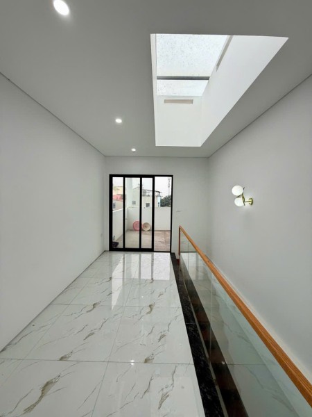 Bán Nhà Miêu Nha -Tây Mỗ - 40m2 -mặt tiền 3.2m , nở hậu – ngõ nông – 6.8 tỷ