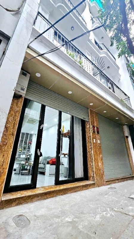 văn cao DT 45m x5 tầng 16,8 tỷ ngõ 3m thông,cách ô tô 30m,gần phố,gần hồ tây