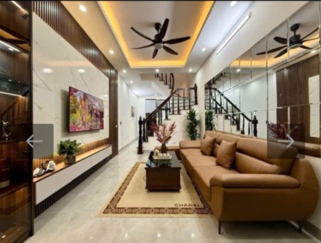 Nhà lô góc Huỳnh Thúc Kháng – 70m² – 5 tầng – MT 6m – Ô chờ thang máy – 16 tỷ