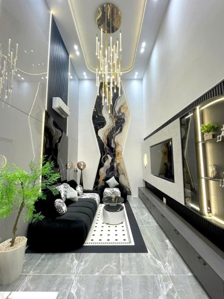 Chính chủ cần bán nhà Lạc Long Quân 56m² – MT 8m – Ô tô tránh – Kinh doanh – gần Hồ Tây