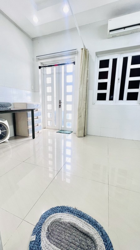 Cho Thuê Phòng Quận 1 có Cửa Sổ, Ban Công Lớn Thoáng Mát, Sạch Sẽ gần chợ Tân Định