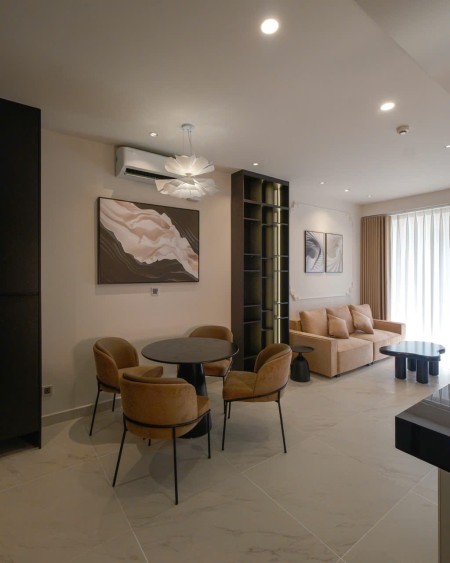 Cần bán căn hộ Midtown Phú Mỹ Hưng, 81m2, 2PN, full, mới 100%, có ô xe, giá 10.8 tỷ, view Đông Nam