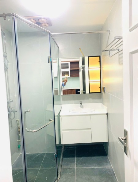 Chính chủ cho thuê căn hộ mới tinh, đầy đủ nội thất