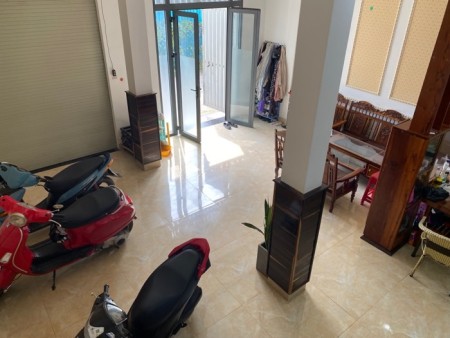 Bán nhà để được xe ôtô trong nhà - Phường Hiệp Bình Phước - Thủ Đức - HCM