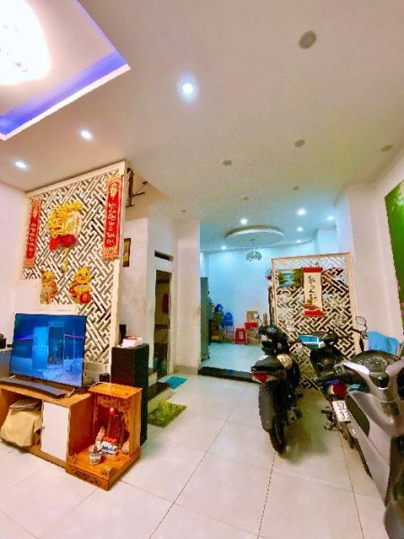 BÁN NHÀ HẺM XE TẢI - Phường Trường Thọ - Thủ Đức - Nhà 4 tầng - 4PN- 5 WC