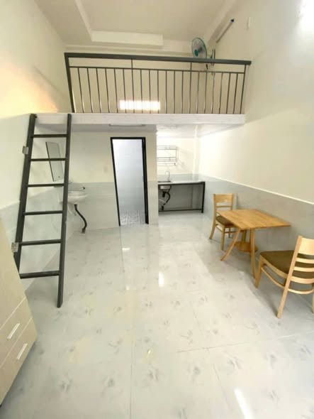 Phòng trọ trung tâm Quận 12, có gác và cửa sổ trời thoáng mát