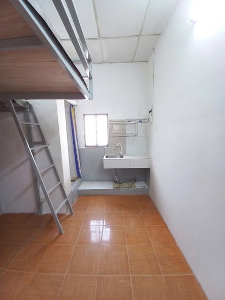 Phòng trọ có gác, cửa sổ trời tại Hồ Văn Huê, Phú Nhuận