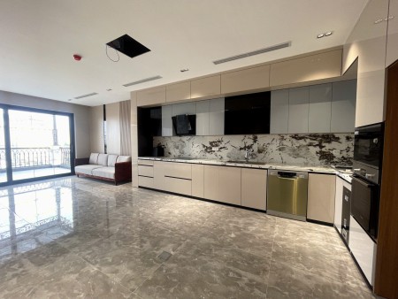 Chính chủ có nhà riêng 90m² mặt sàn, mặt phố Trần Quý Cáp, mặt tiền 5m, mới xây, có thang máy: