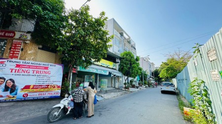 Cho thuê 70m2 NHÀ MẶT TIỀN đường trước nhà 10m gần Eco Green Nguyễn Văn Linh giá 15.5tr.