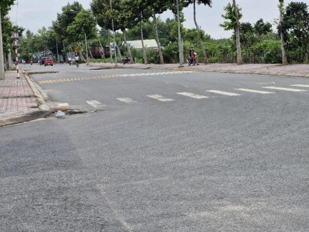 Bán Nhanh Đất Mặt Tiền Đường Bình Nhâm 83, Thuận An 5840m2, Giá 93 Tỷ,