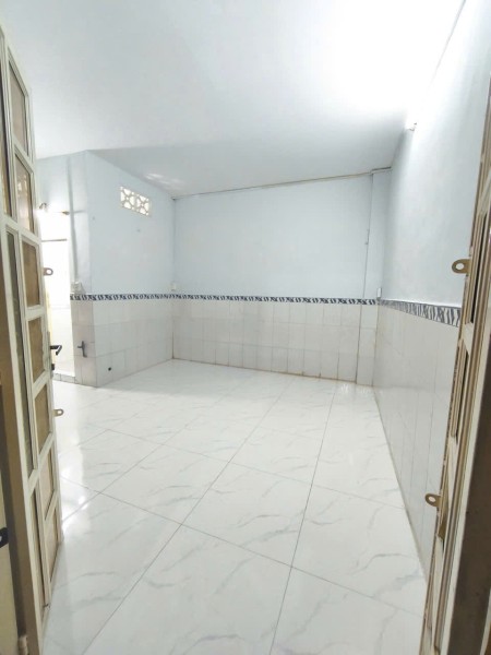 Bán nhà 1 trệt 1 lầu hẻm 322/ Trần Hưng Đạo P. Ng Cư Trinh Q1