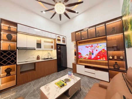 Hàng Hiếm- Chính chủ bán nhà Minh Khai- Nhà siêu mới 5 Tầng- Tặng Full nội thất cao cấp