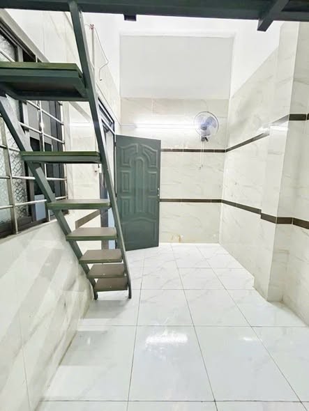 Phòng trọ gác cao 95 Phan Văn Hùm, Q12, gần chợ Tô Ký, Co.opmart - 2.6 triệu