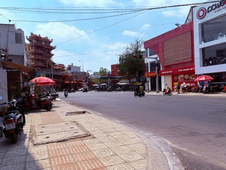 Đất Bình Thạnh hẻm xe hơi ngay ngã 5 Bình Hòa 140m2 chỉ 18ty6